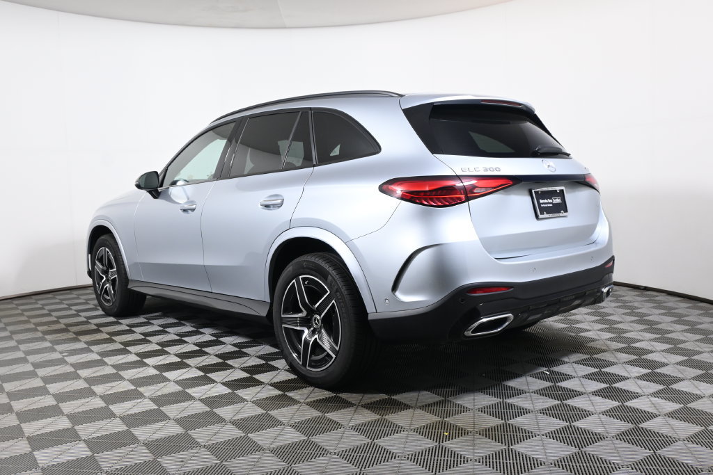 Used 2025 Mercedes-Benz GLC 300 4MATIC image 5