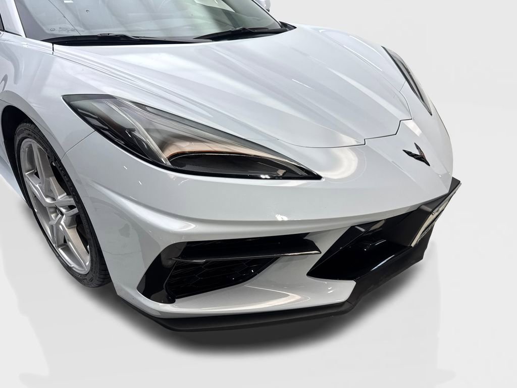 Used 2021 Chevrolet Corvette Stingray Coupe w/ Z51 Performance Package RWD image 17