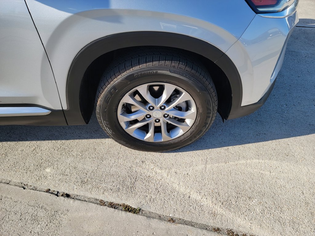 Used 2020 Hyundai Santa Fe SE FWD image 9
