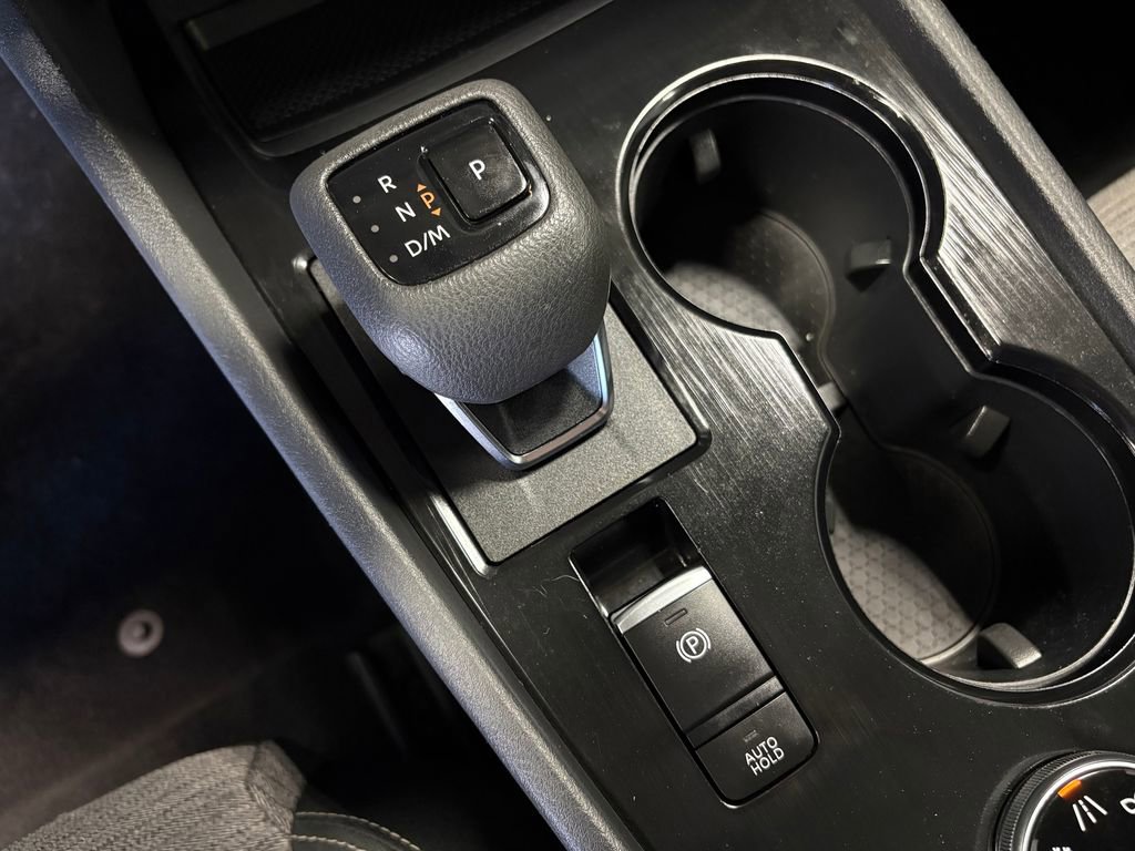 Used 2022 Nissan Rogue SV image 25