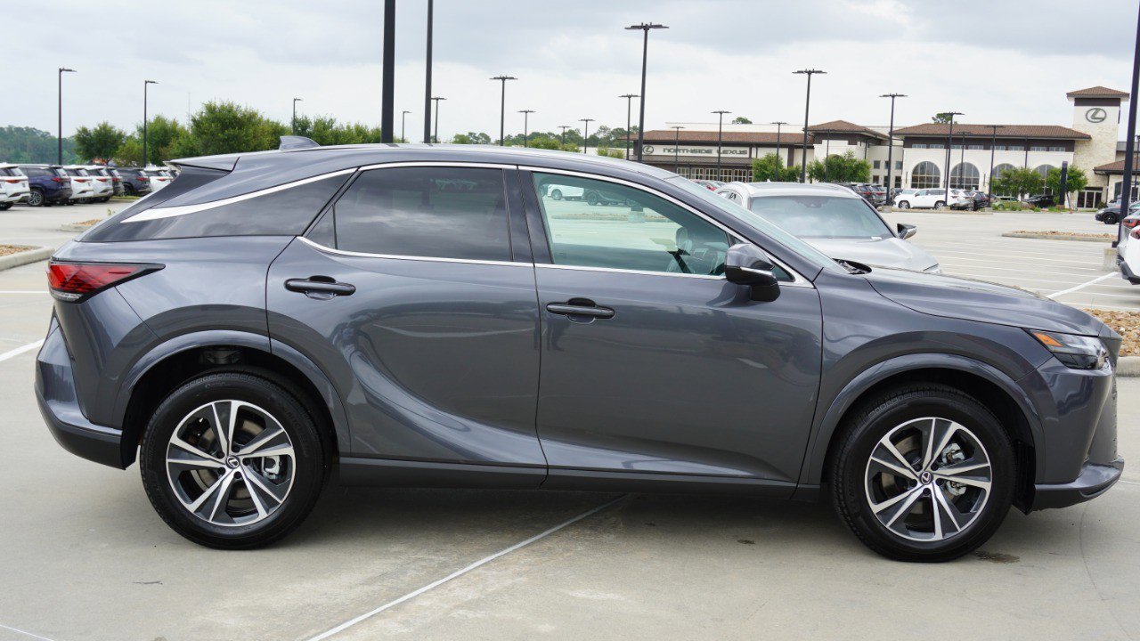 Used 2025 Lexus RX 350 FWD w/ Technology Package image 4