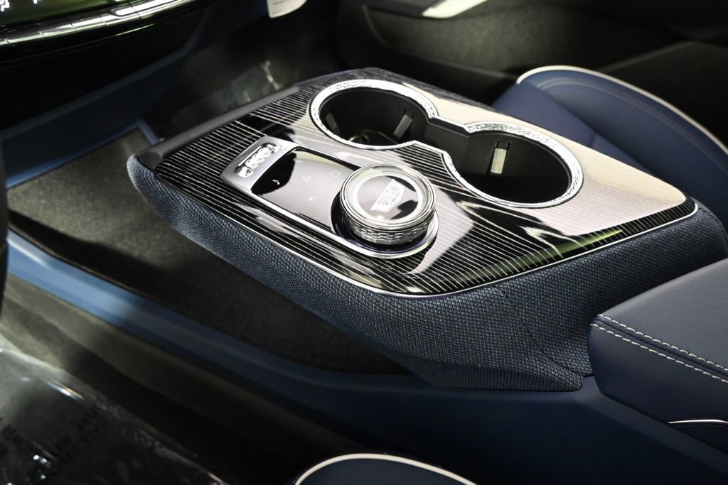 New 2026 Cadillac Optiq Sport 2 AWD/4WD image 31