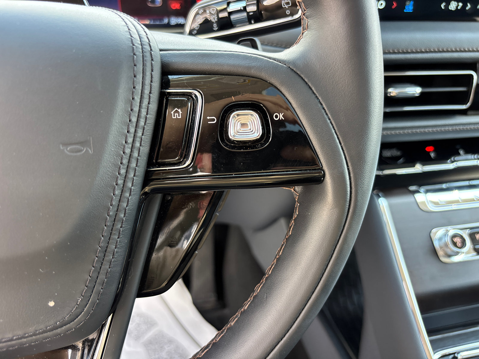 New 2026 Lincoln Aviator Reserve AWD/4WD image 18