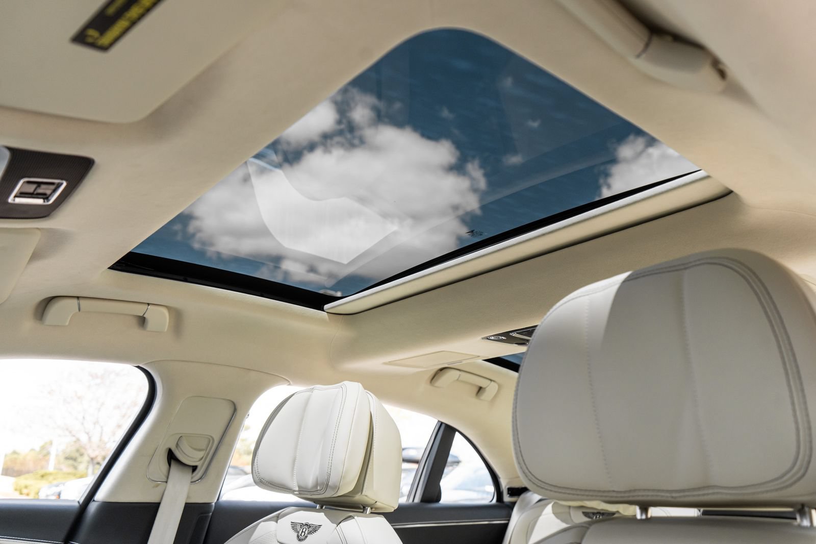 Certified 2023 Bentley Flying Spur V8 AWD/4WD image 27