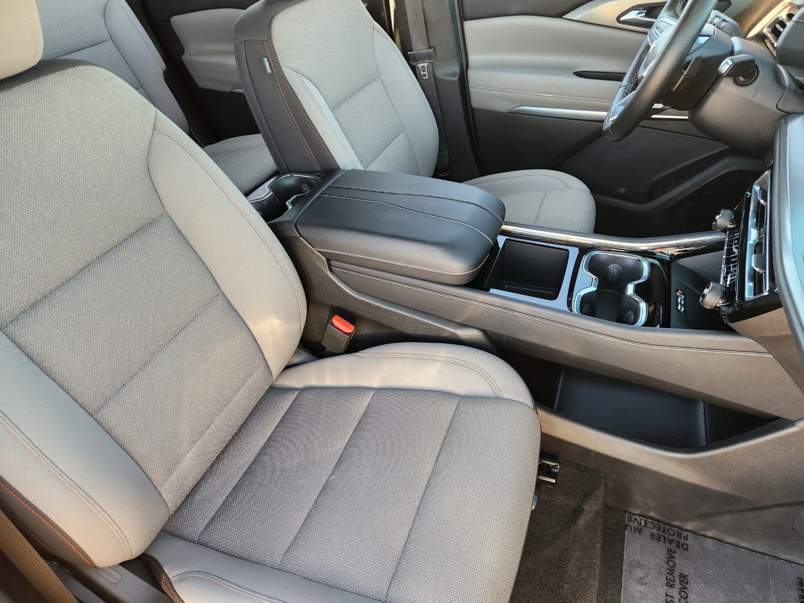 Certified 2026 Chevrolet Traverse LT w/ Driver Confidence Package FWD image 18