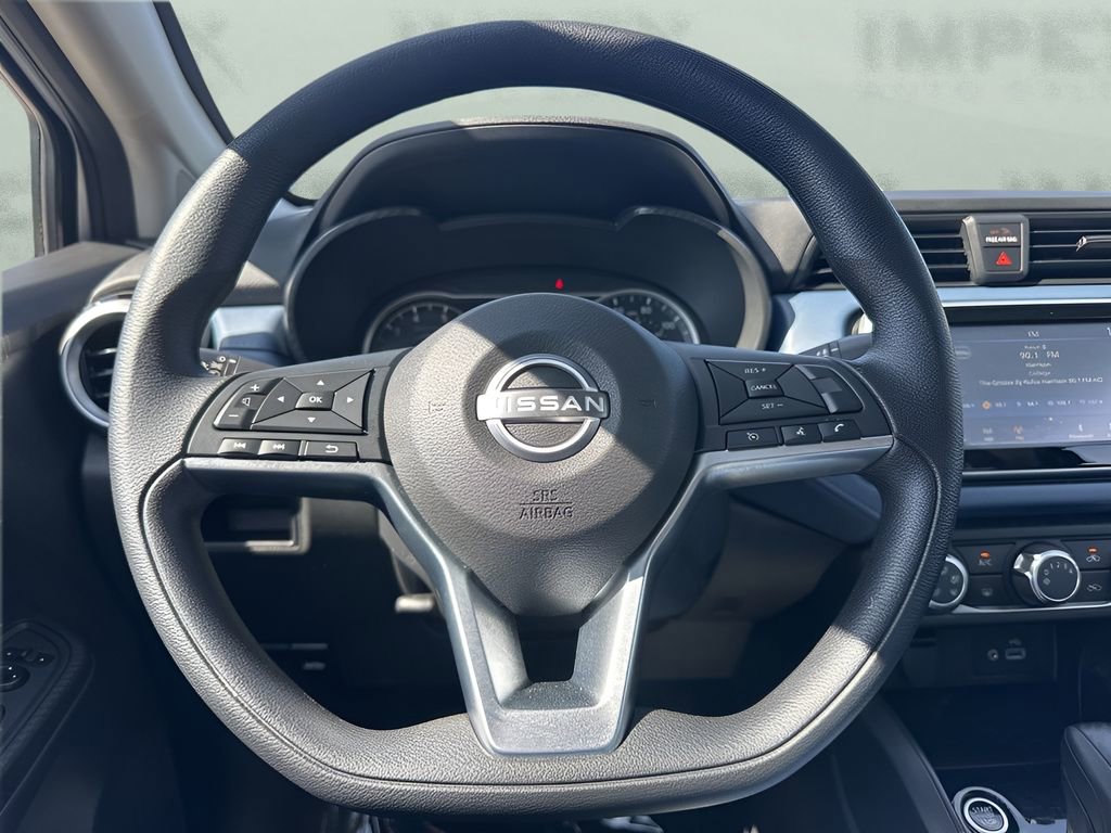 Used 2025 Nissan Versa SV image 12