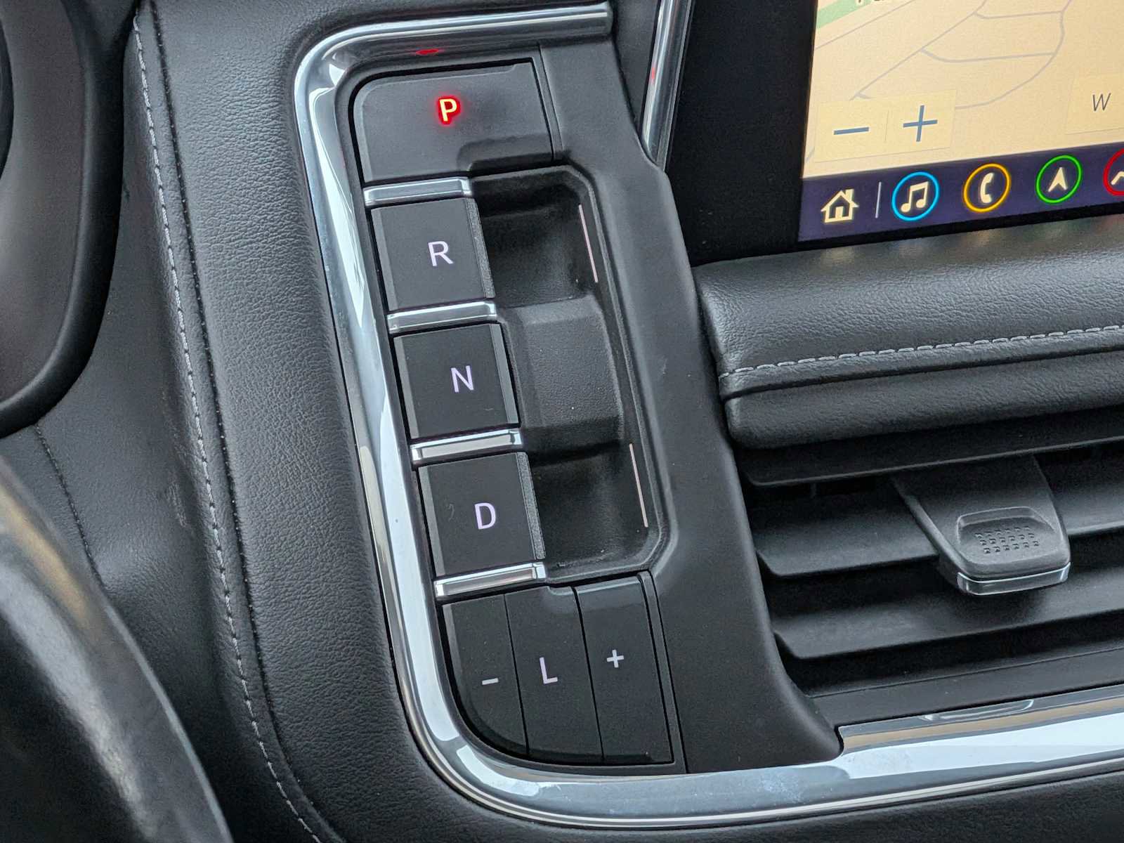 Used 2021 Chevrolet Tahoe Z71 w/ Z71 Off-Road Package image 36