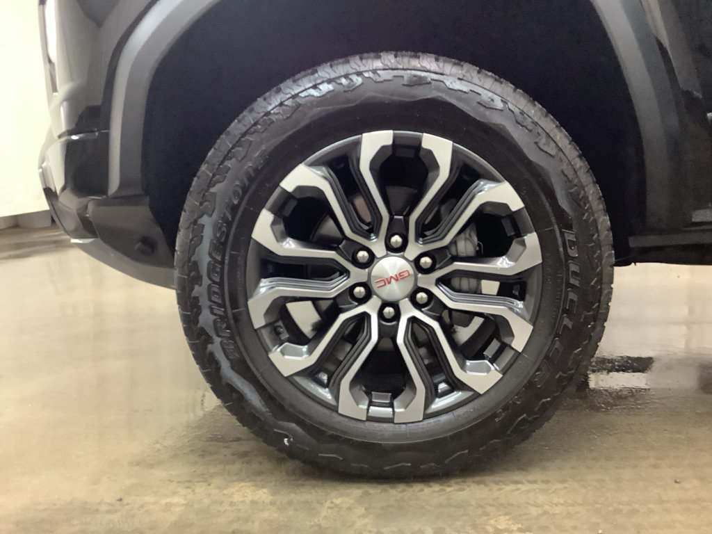 Used 2024 GMC Canyon Denali AWD/4WD image 25