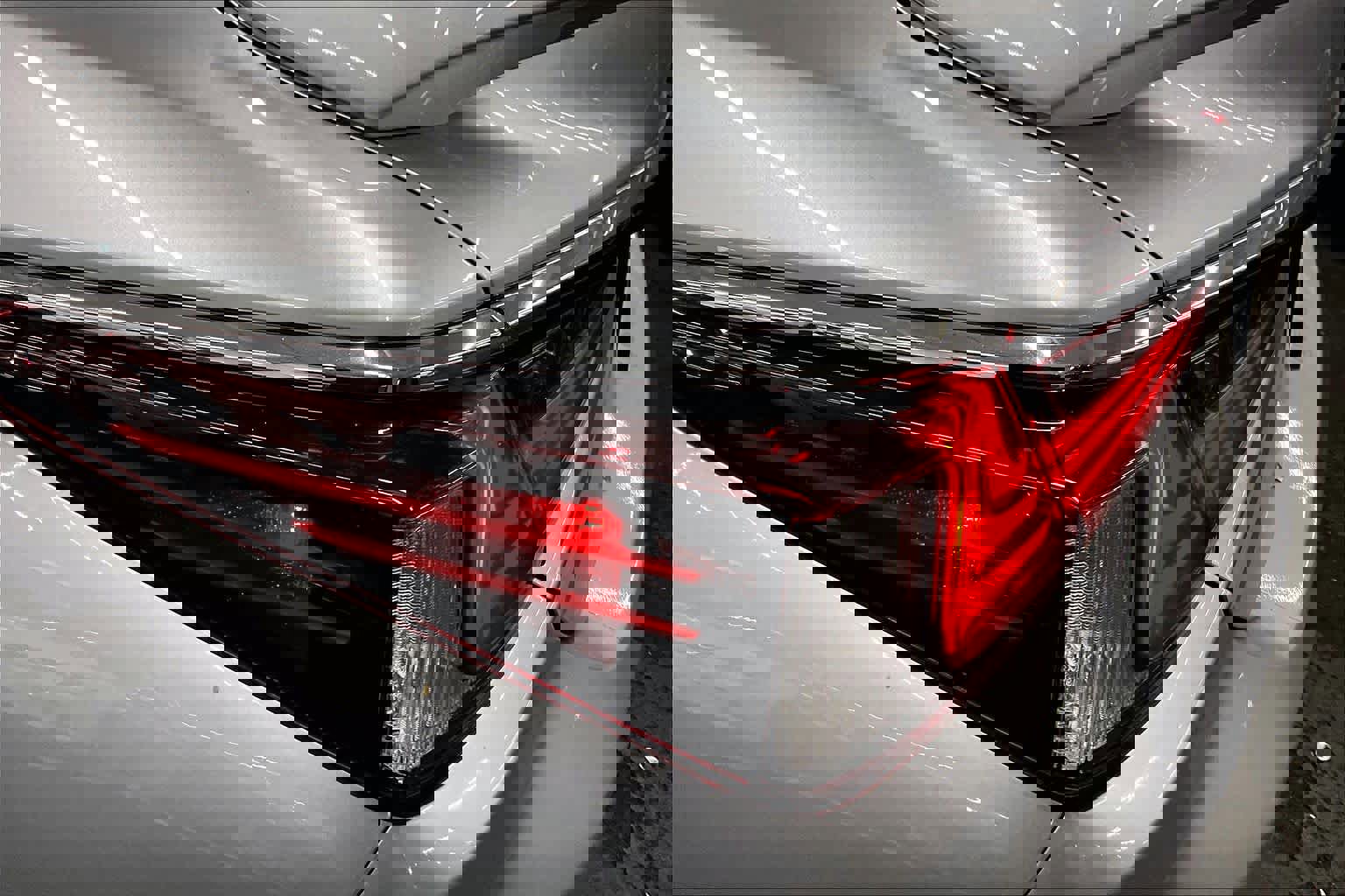 Used 2025 Lexus ES 300h w/ Premium Package image 28