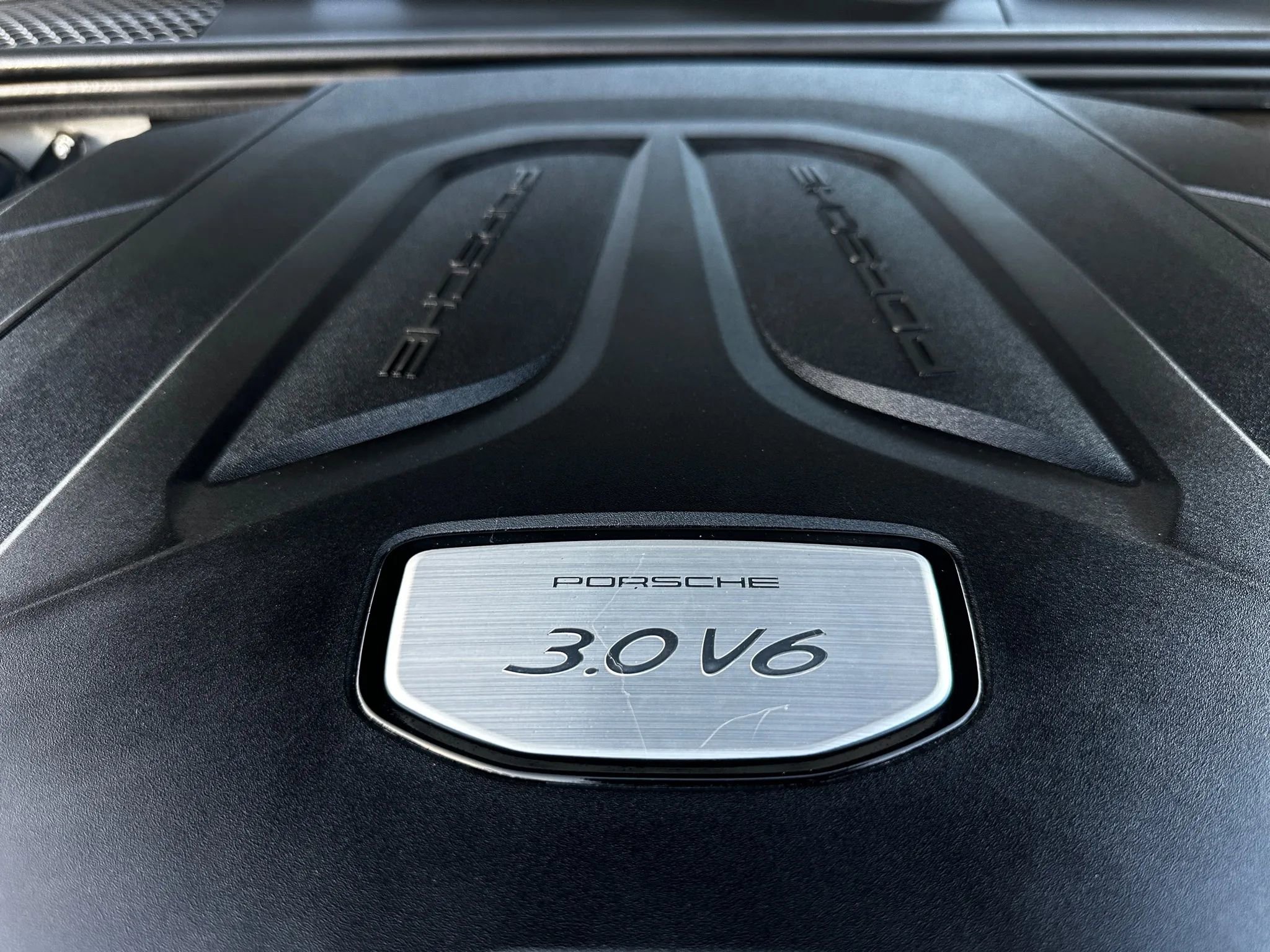 Used 2022 Porsche Cayenne Sport Utility 4D image 34