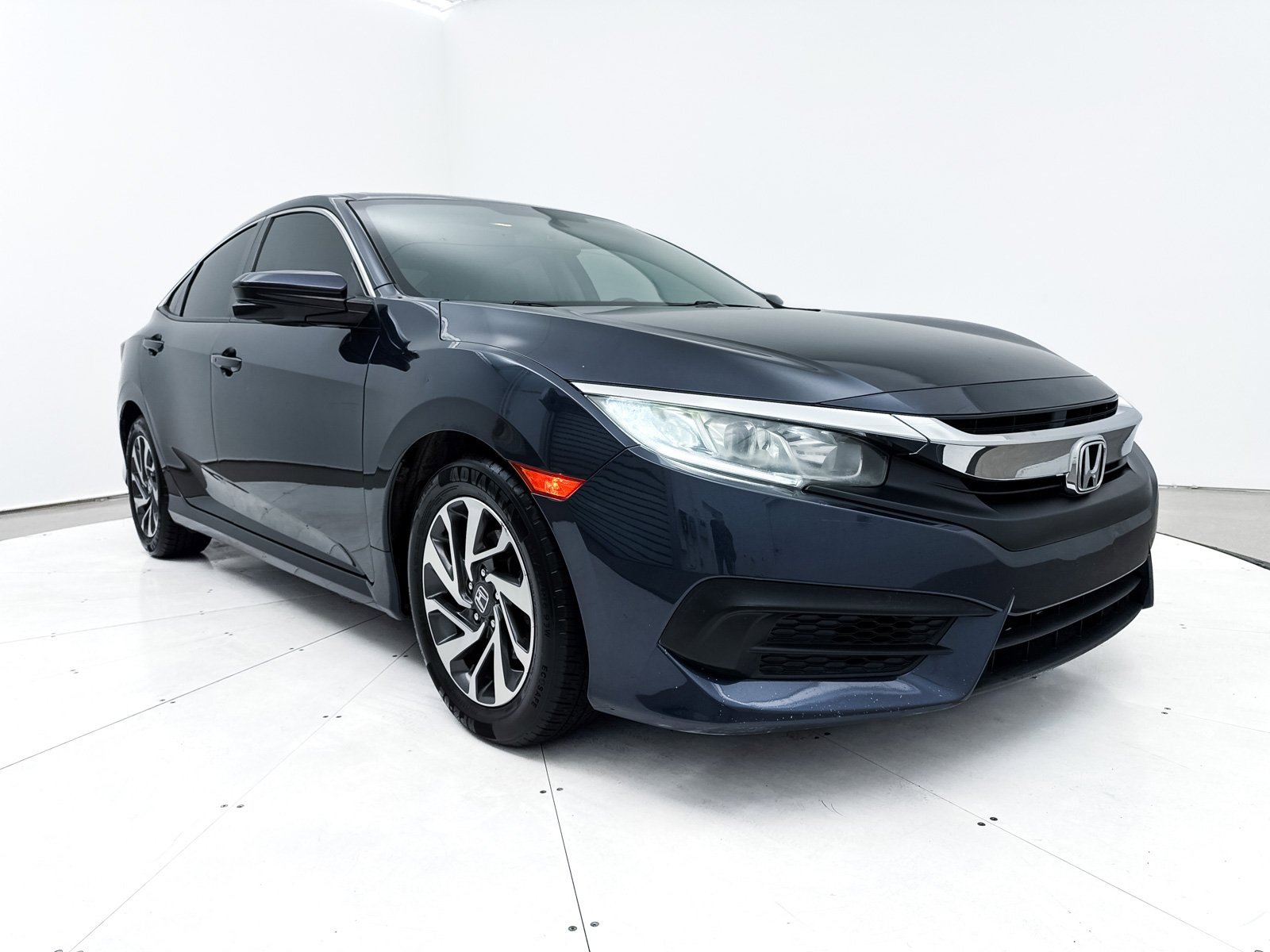 Used 2018 Honda Civic EX image 10
