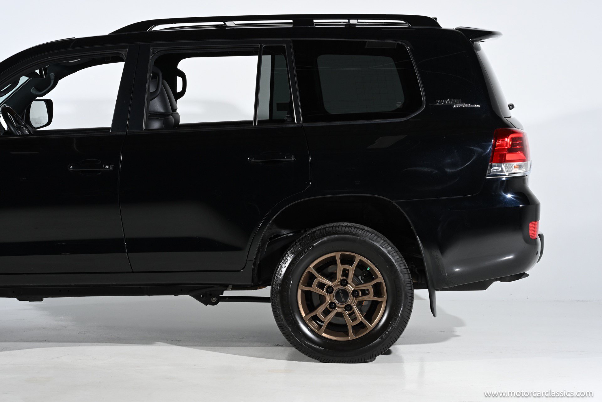 Used 2020 Toyota Land Cruiser Heritage Edition AWD/4WD image 15