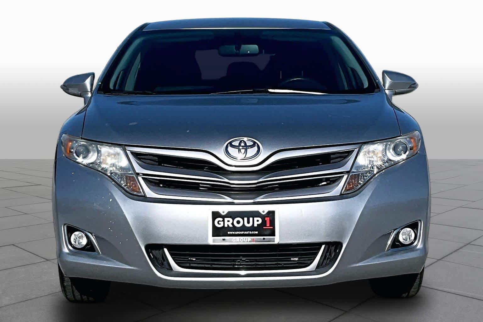 Used 2015 Toyota Venza LE FWD image 3