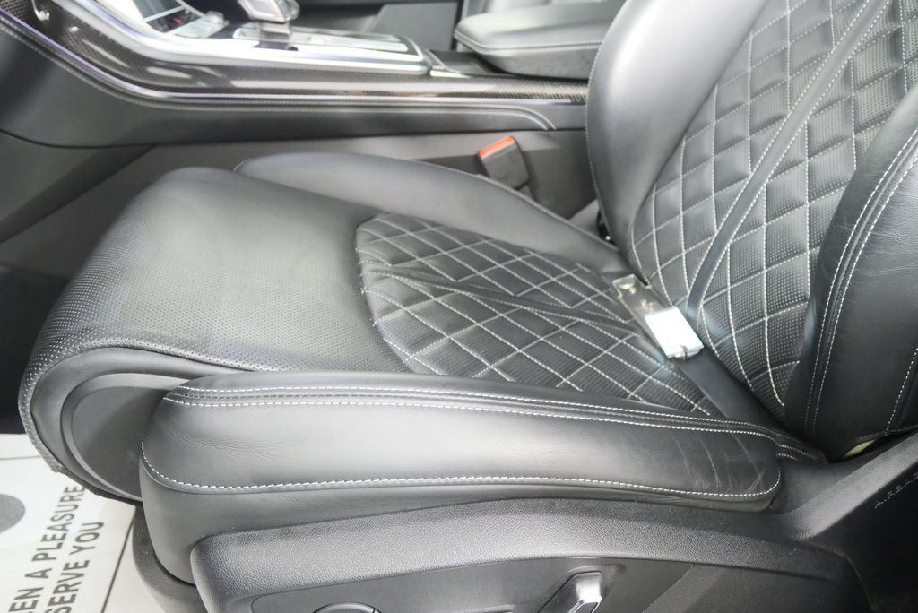 Used 2023 Audi SQ7 Prestige AWD/4WD image 9