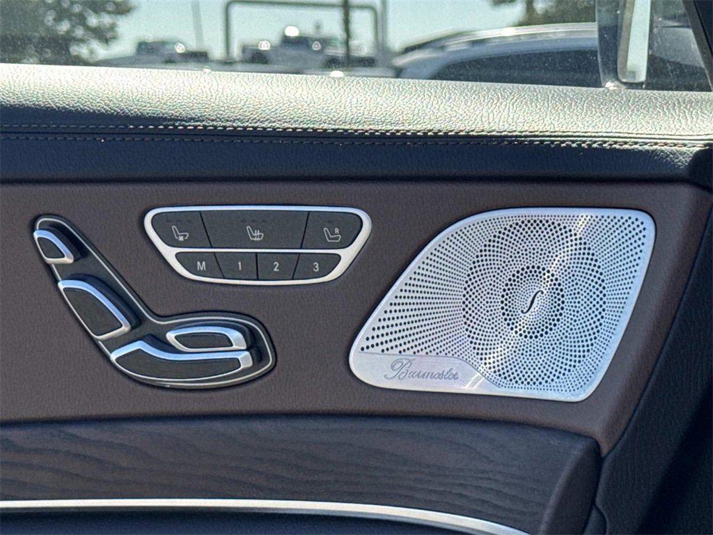 Used 2018 Mercedes-Benz S 560 Sedan w/ AMG Line Exterior image 17