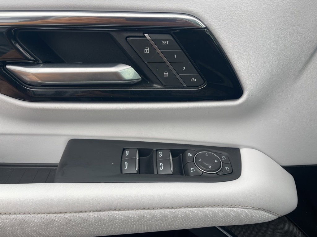 Certified 2025 Chevrolet Tahoe Premier image 38