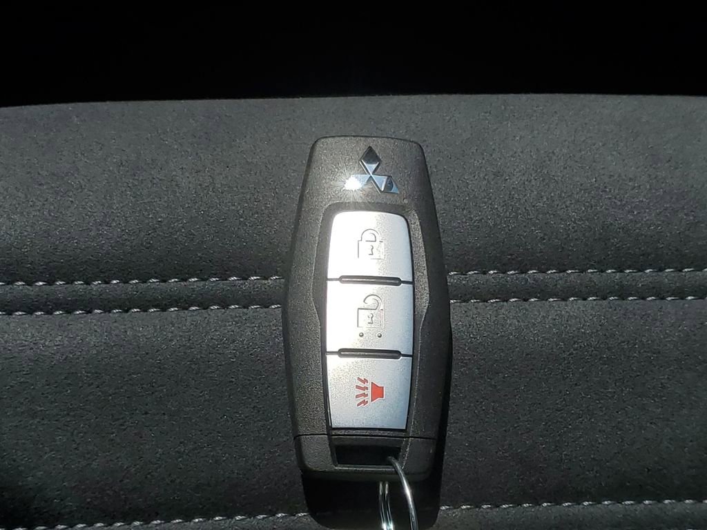 New 2026 Mitsubishi Outlander LE AWD/4WD image 28