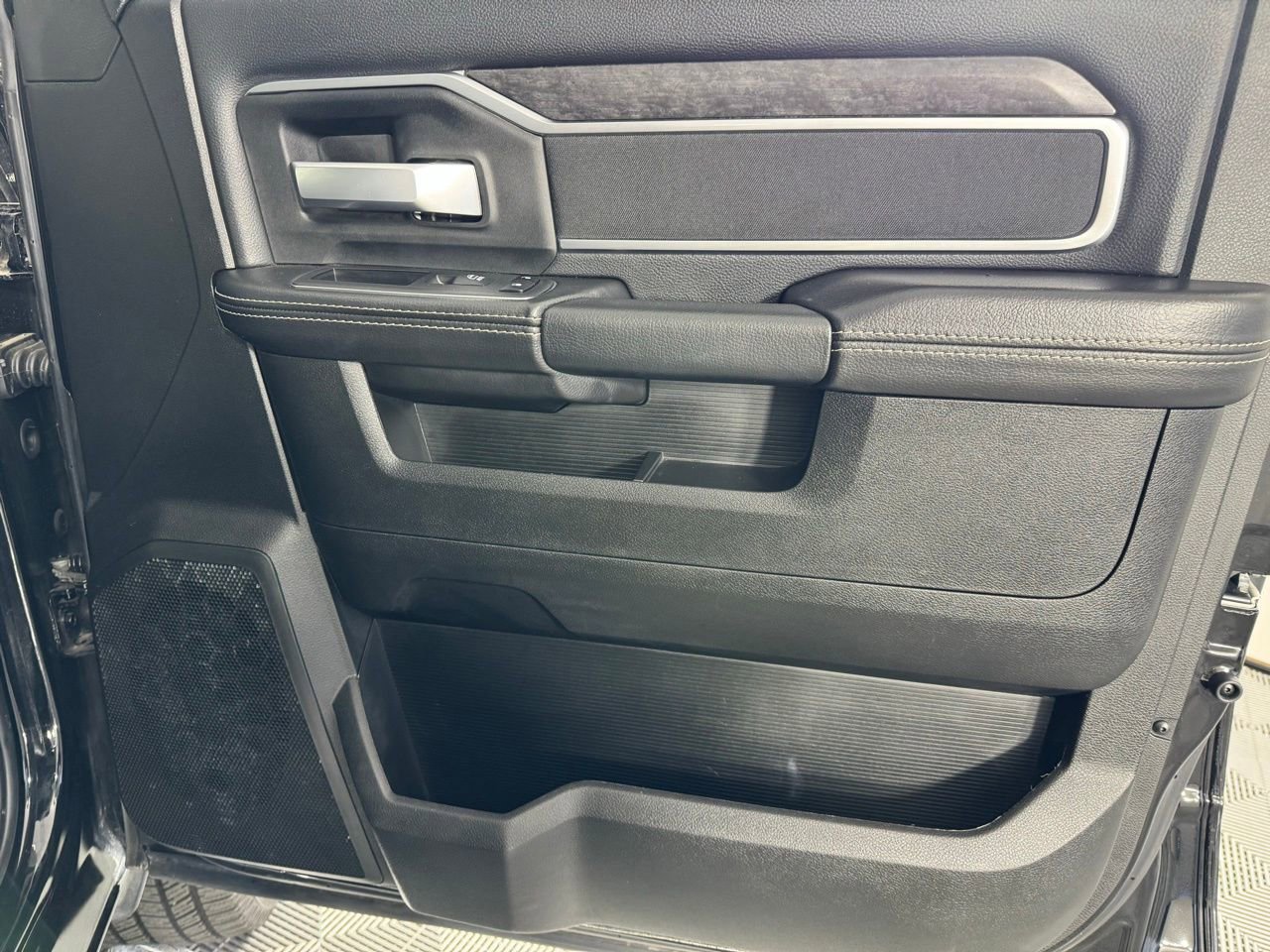 Used 2024 RAM 2500 Big Horn w/ Bed Utility Group image 26