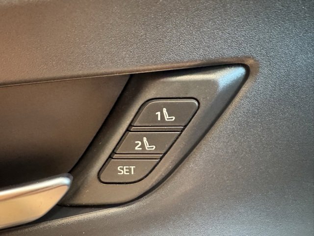 New 2025 Toyota Prius Plug-In Hybrid image 19