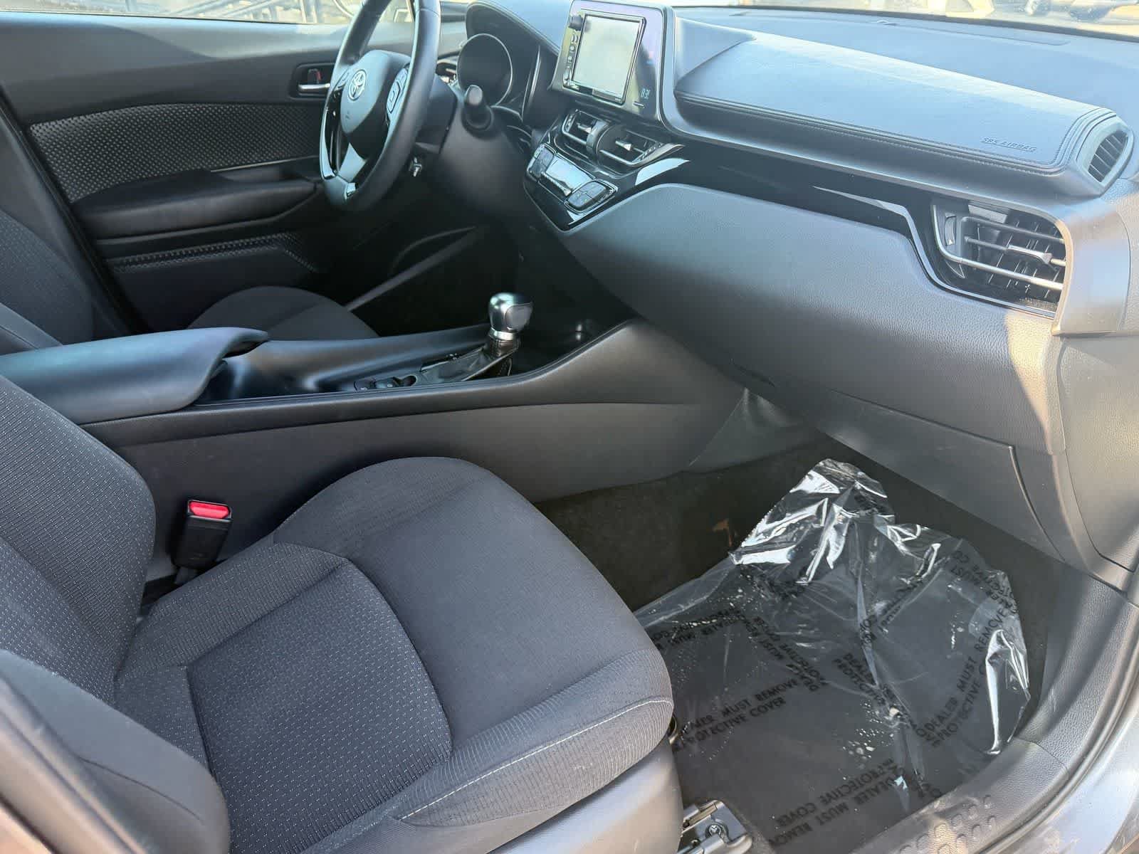 Used 2018 Toyota C-HR XLE FWD image 13