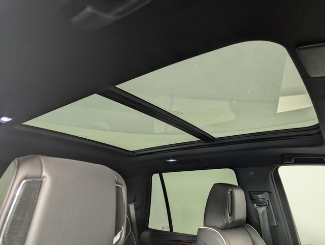 Used 2023 Cadillac Escalade Premium Luxury image 26