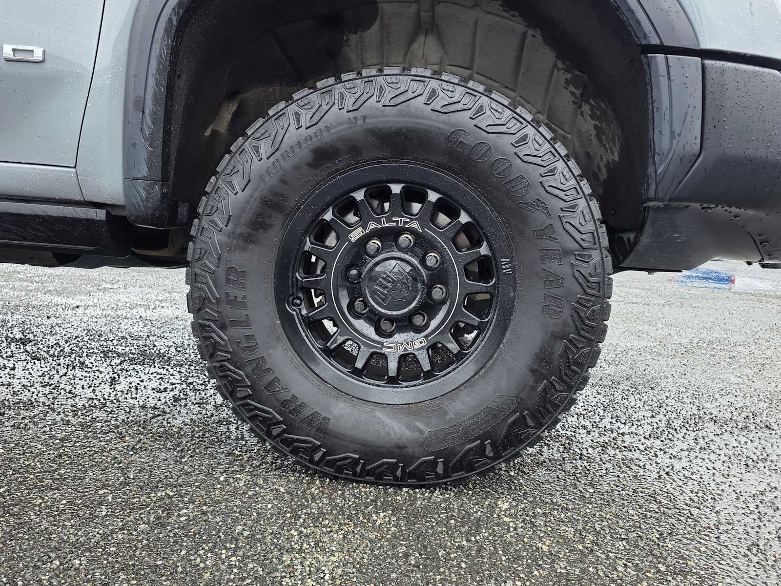Certified 2024 GMC Sierra 2500 AT4X w/ AT4X AEV Edition AWD/4WD image 9