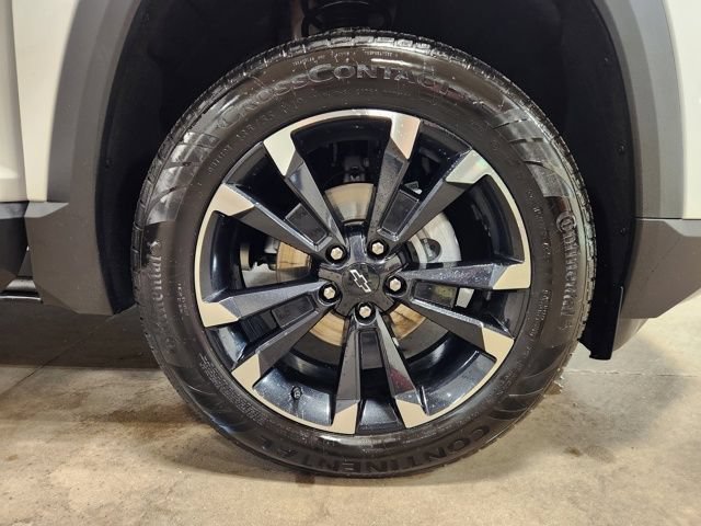 Certified 2025 Chevrolet Equinox RS AWD/4WD image 36