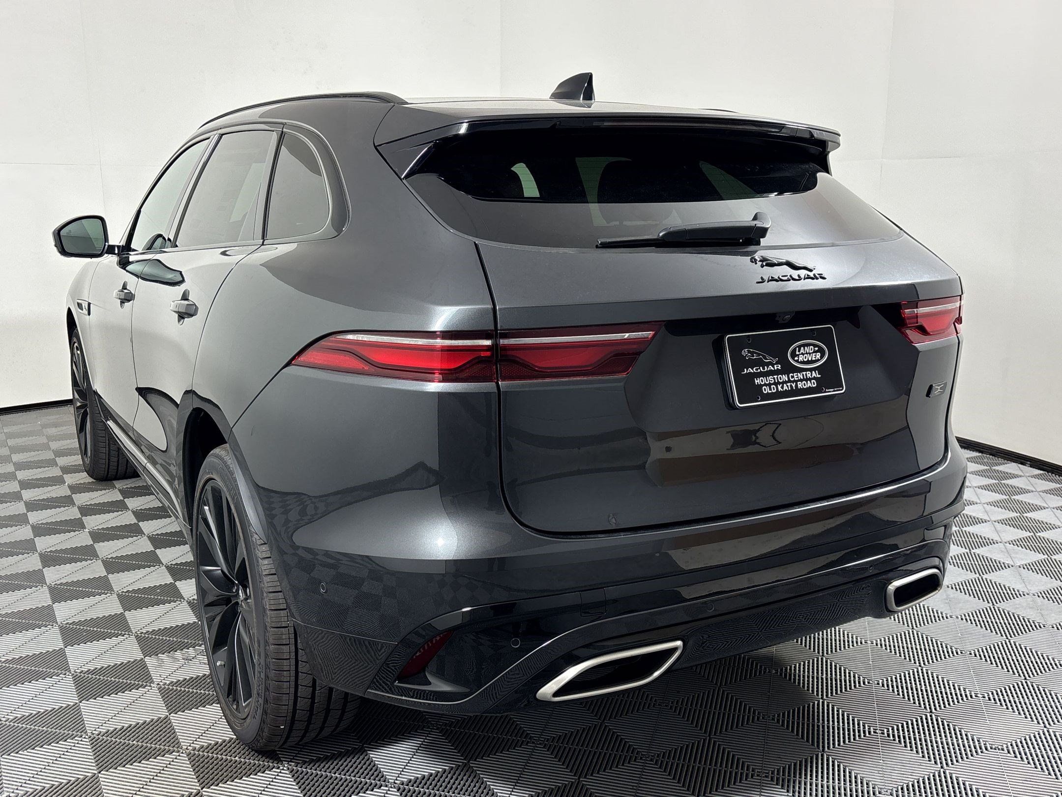 New 2026 Jaguar F-PACE R-Dynamic S AWD/4WD image 25