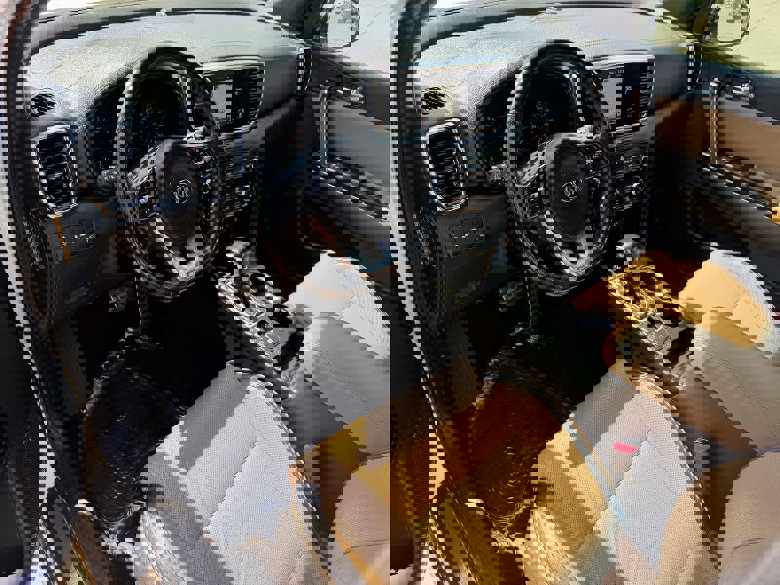 Used 2020 Kia Sportage SX image 2