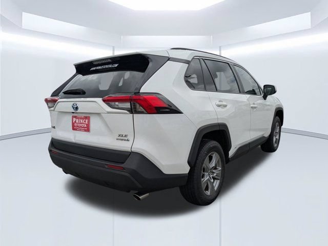 Used 2023 Toyota RAV4 XLE w/ Convenience Package AWD/4WD image 4
