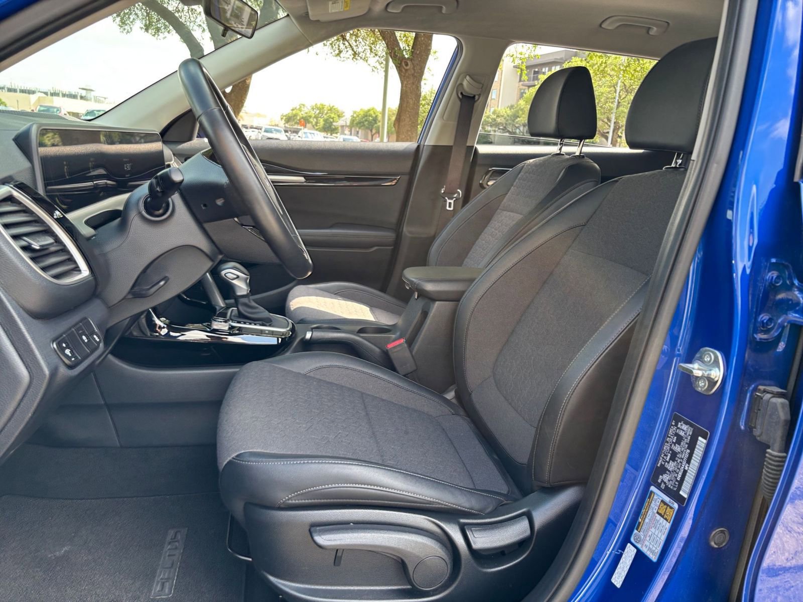 Used 2025 Kia Seltos S image 22