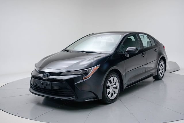 Used 2023 Toyota Corolla LE FWD image 1