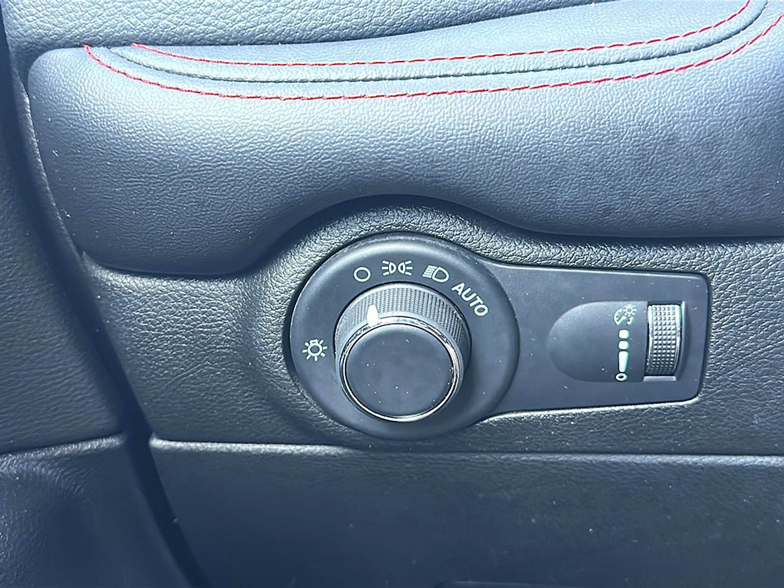 Used 2023 Dodge Durango GT image 36