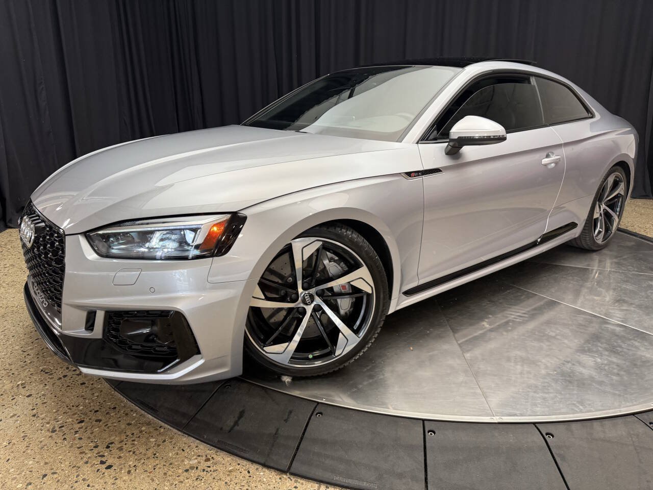 Used 2018 Audi RS 5 w/ Dynamic Plus Package AWD/4WD image 3