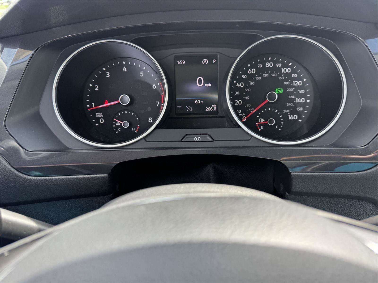 Used 2020 Volkswagen Tiguan SE w/ Panoramic Sunroof Package AWD/4WD image 22