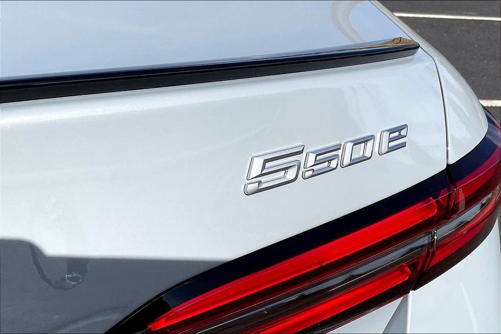 New 2026 BMW 550e xDrive AWD/4WD image 24