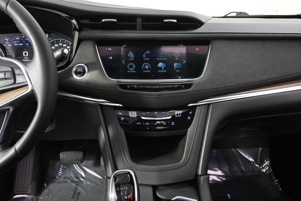 Used 2017 Cadillac XT5 Platinum w/ Driver Assist Package AWD/4WD image 27