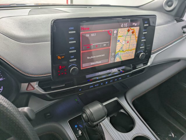 Used 2021 Toyota Sienna XSE w/ XSE Plus Package image 12