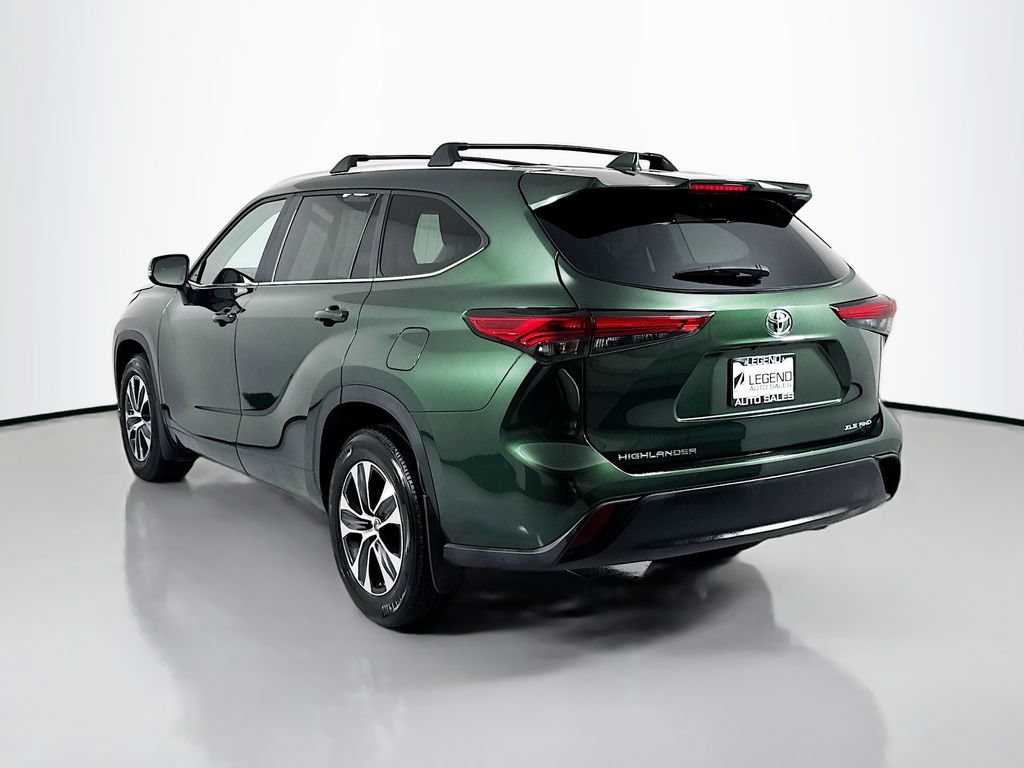 Used 2023 Toyota Highlander XLE AWD/4WD image 7