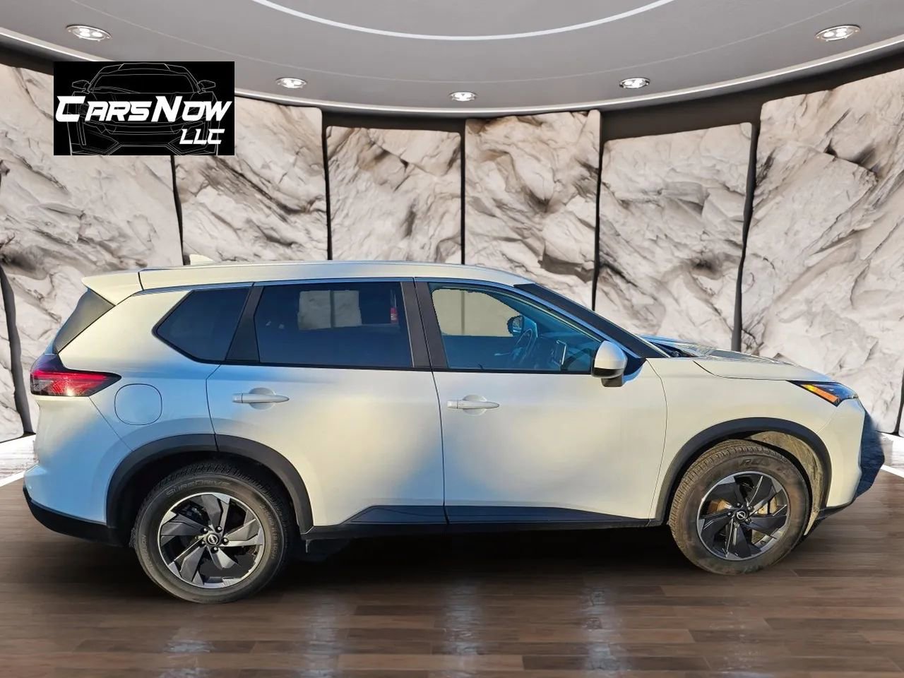 Used 2024 Nissan Rogue SV image 8