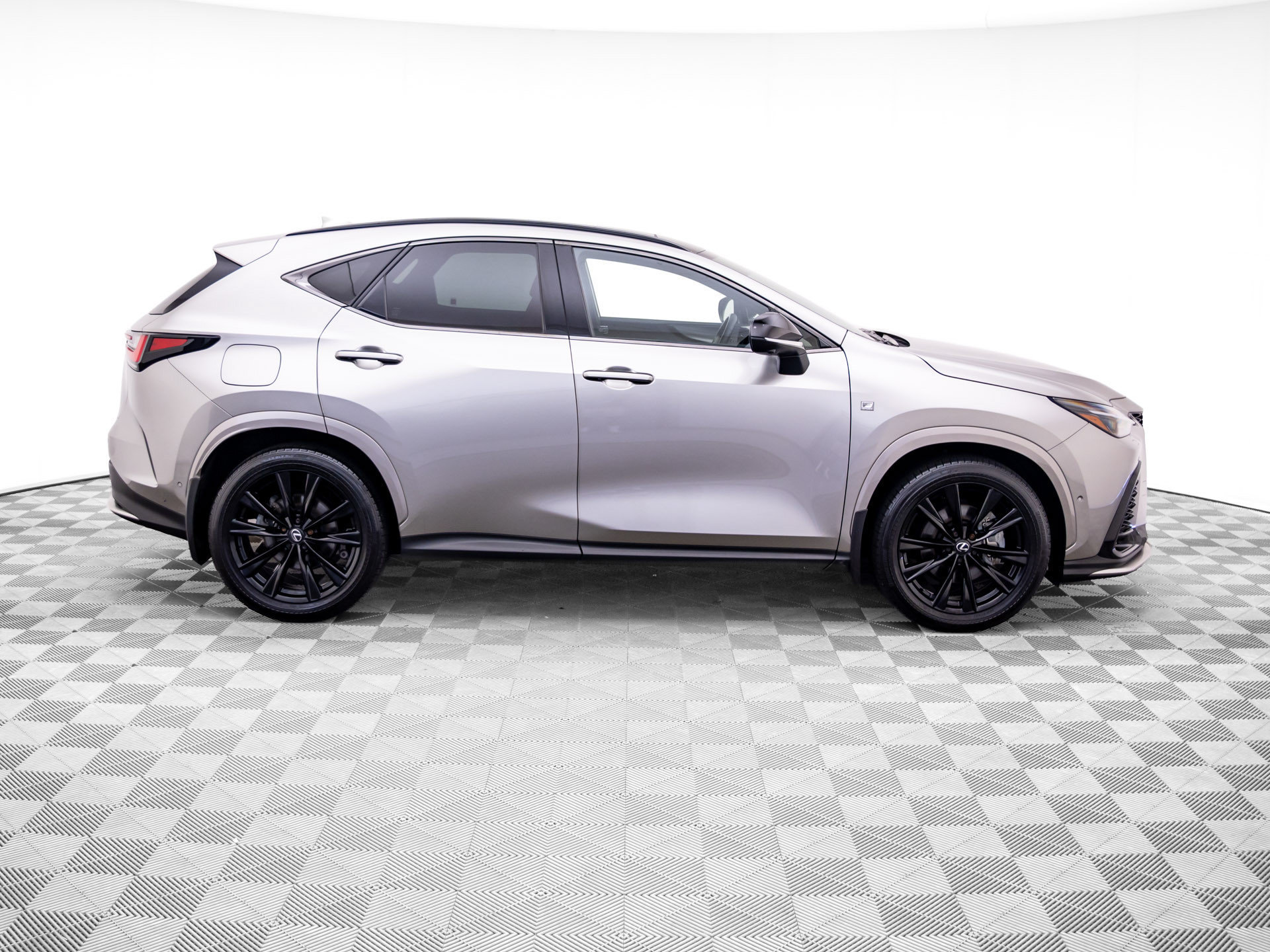 Used 2025 Lexus NX 450h+ F Sport w/ Accessory Package (2T) AWD/4WD image 6