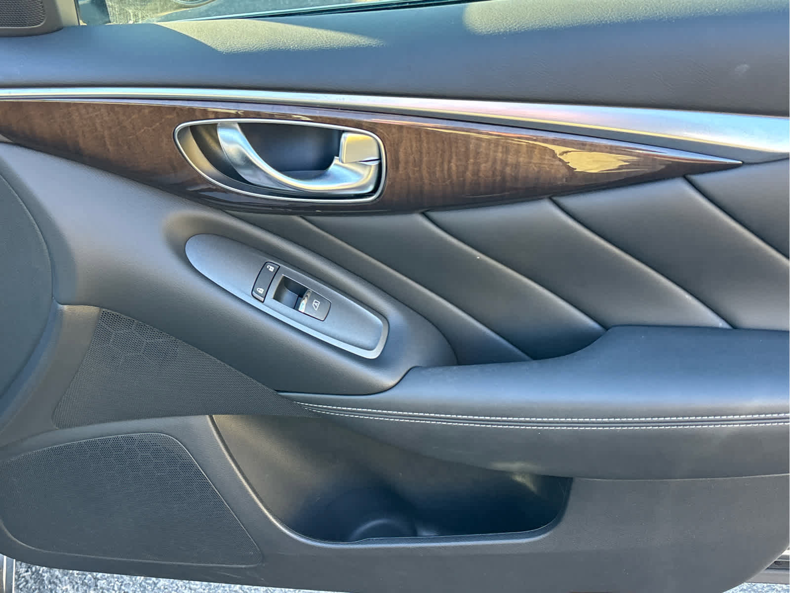 Used 2018 INFINITI Q50 Luxe w/ Essential Package (3.0T Luxe) image 27