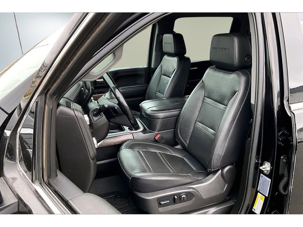 Used 2023 GMC Sierra 3500 Denali w/ Denali Ultimate Package image 22