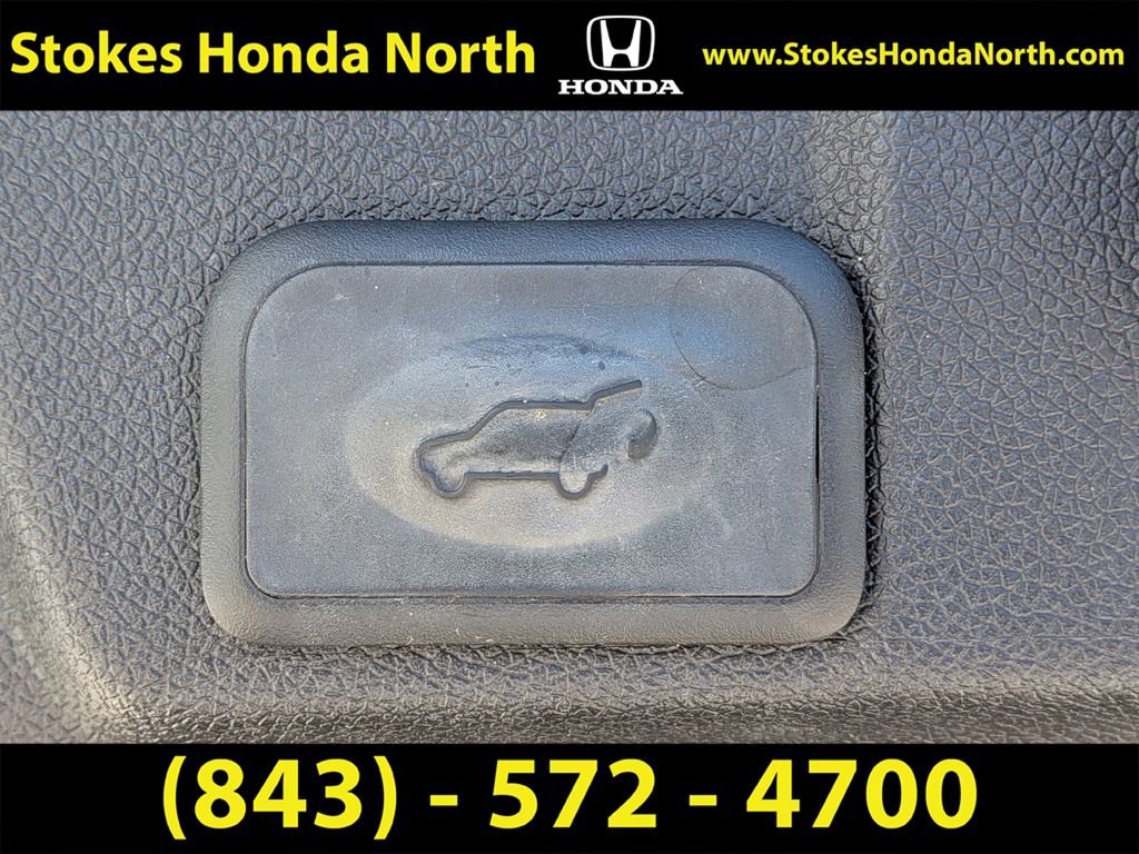 Used 2017 Chevrolet Traverse LT image 18