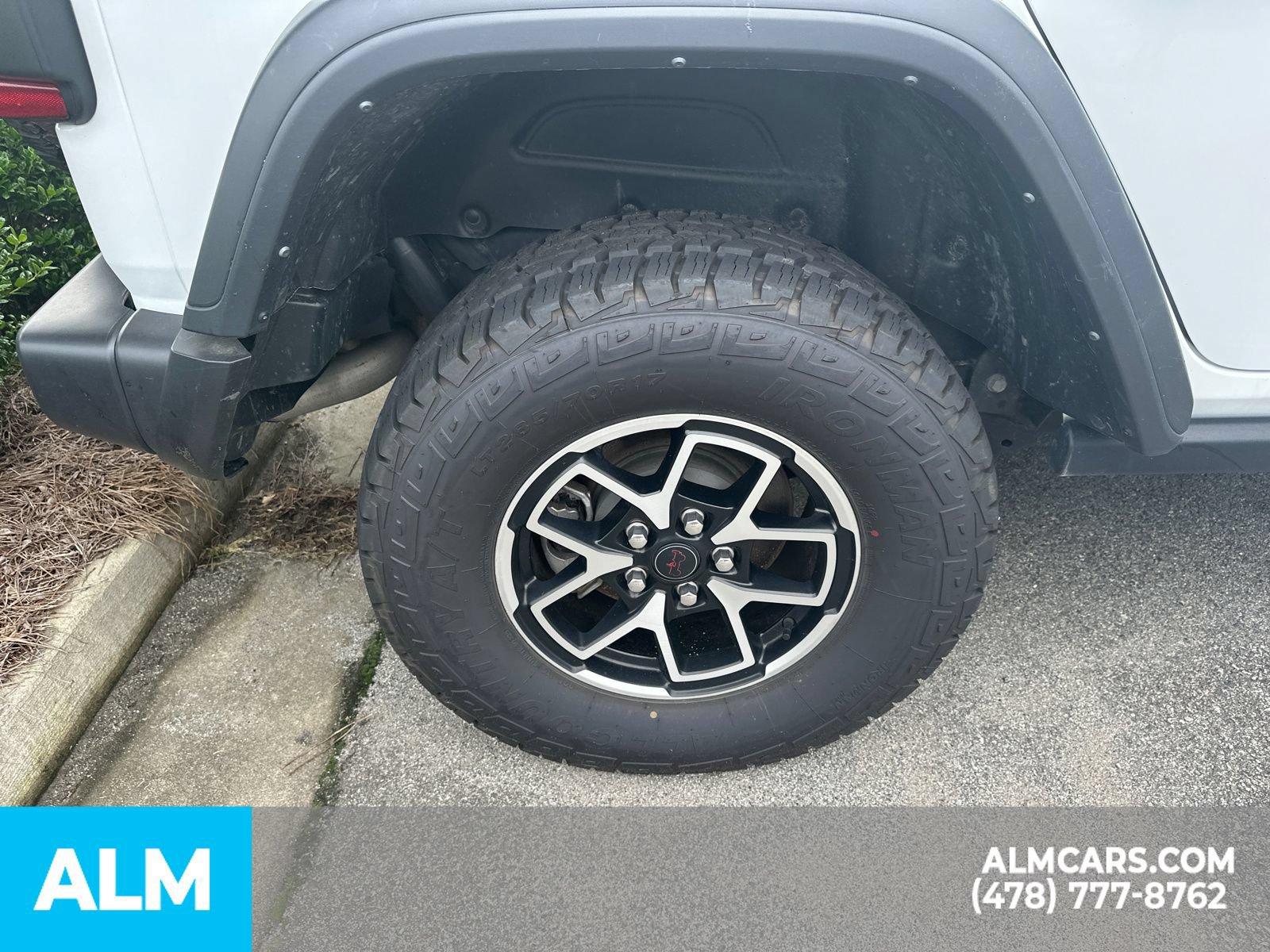 Used 2025 Jeep Wrangler Unlimited Rubicon AWD/4WD image 12