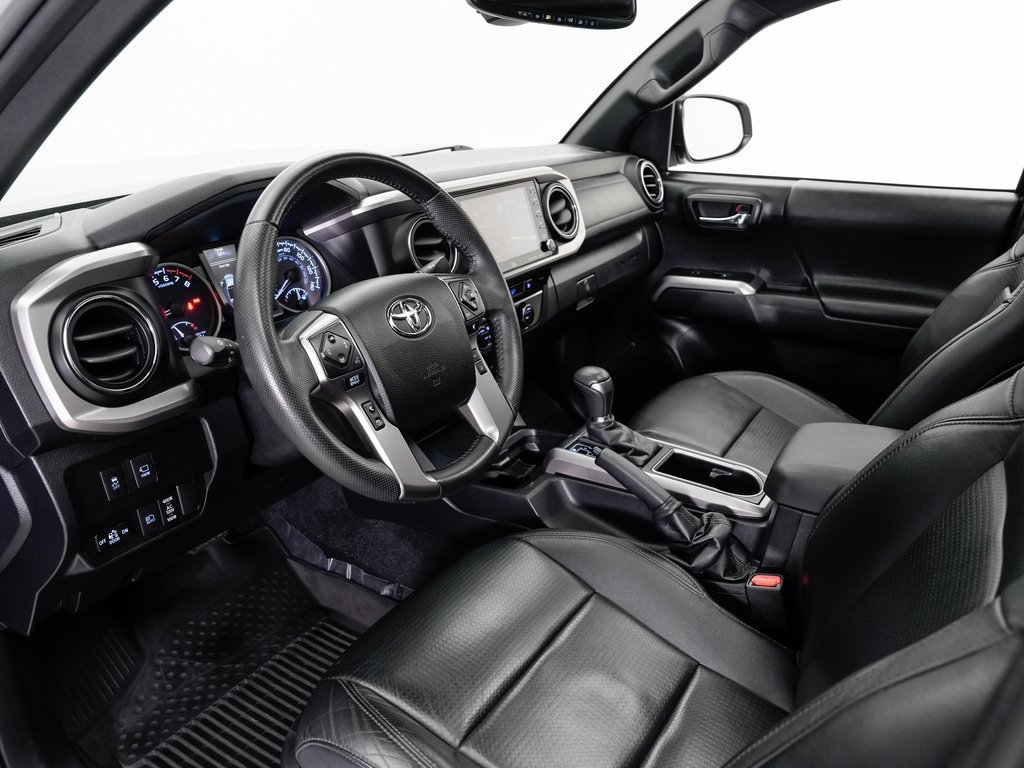 Used 2021 Toyota Tacoma Limited image 4