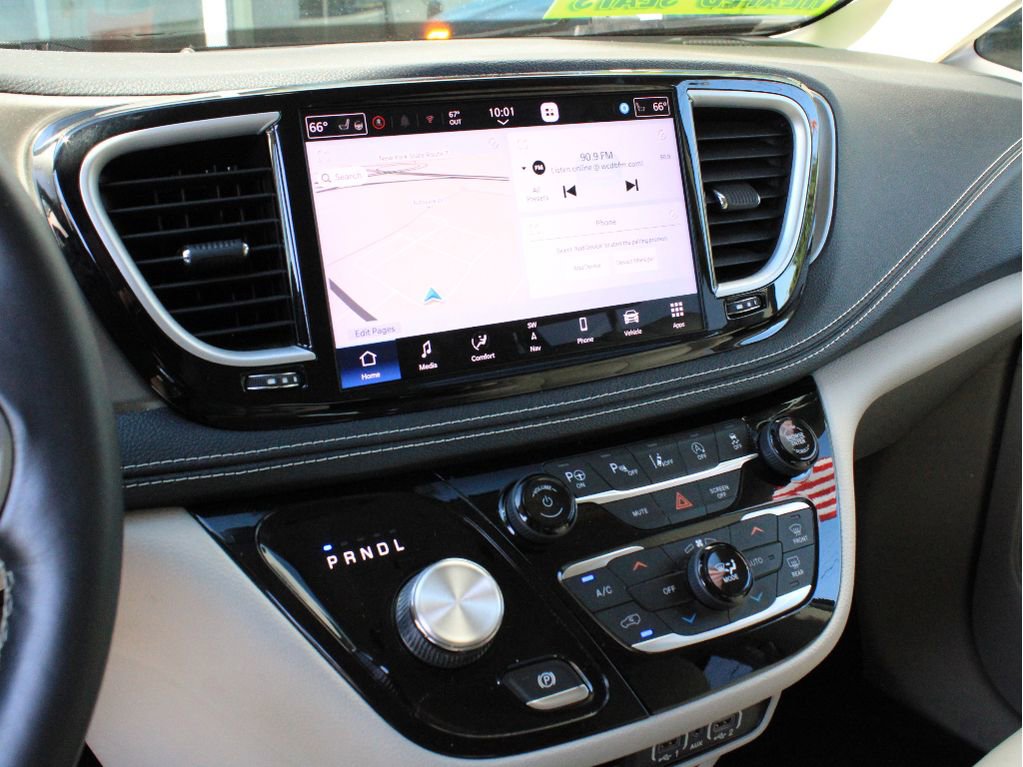 Certified 2021 Chrysler Pacifica Touring-L w/ Premium & Safety Sphere Group FWD image 21