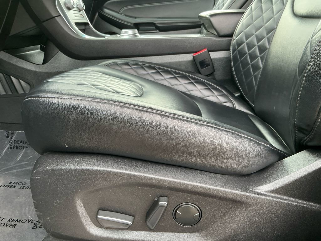 Used 2024 Ford Edge Titanium image 22