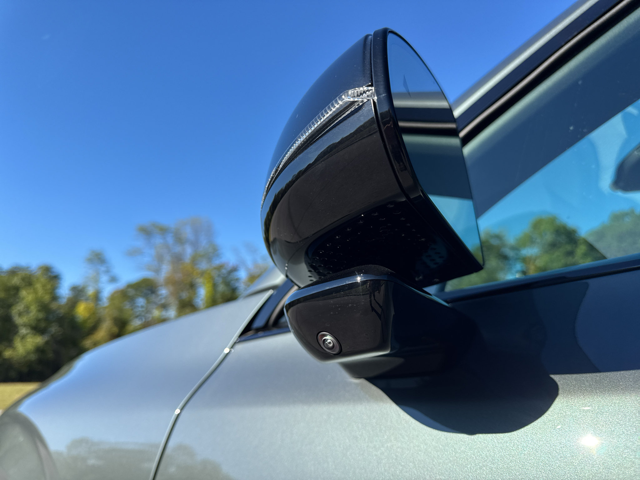 New 2027 Volvo EX60 Ultra AWD/4WD image 9