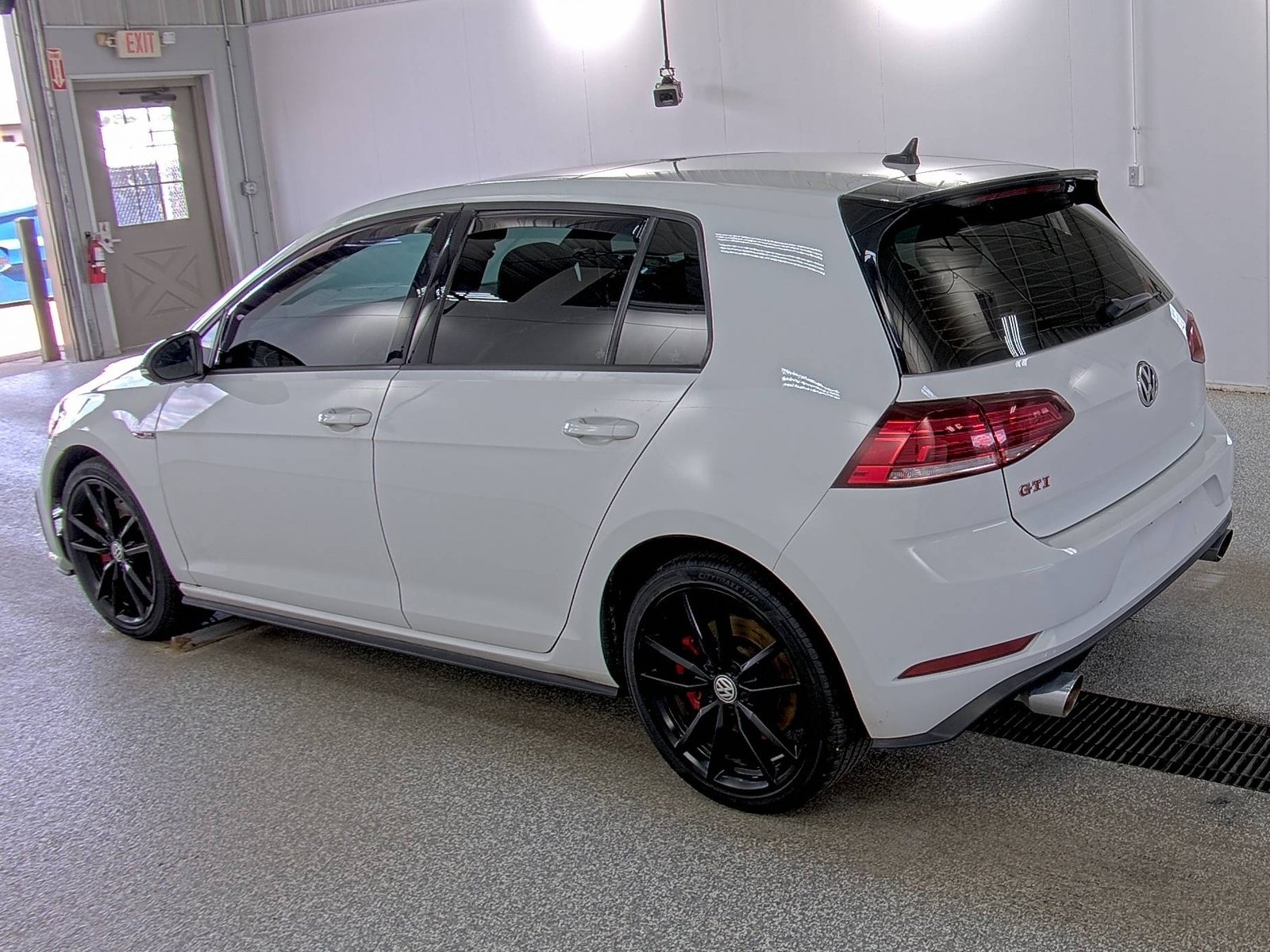 Used 2021 Volkswagen GTI SE FWD image 3